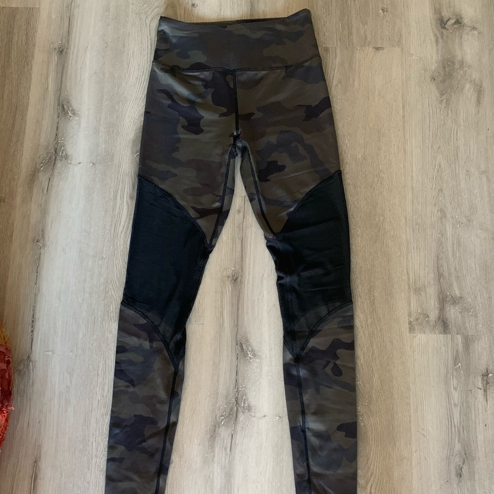Carbon38 Camo Mesh Legging